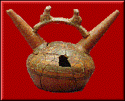 Cerámio Wari Costeño>
</A>
<P>Por los años 700 dc. existió en Ayacucho un pueblo conocido como Huarpa que 
desarrollo contactos económicos con Nazca, esto origino un gran aumento de la 
producción artesanal que engrandeció las ciudades con sus especialistas, en este 
mismo tiempo debieron establecerse algún tipo de relaciones con los Tiahuanaco 
de quienes tomaron sus prestigios dioses y sus conocimientos tecnológicos, 
conformándose así la cultura Wari, teniendo como capital la ciudad de Wari, allí 
vivieron los gobernantes, los administradores, los artesanos y los sirvientes.<P>
<A HREF=