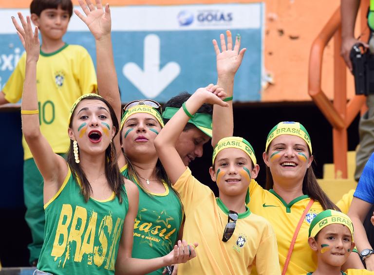 WC - 2014 - fbl - Mundial - Brasil - msica - sociedad