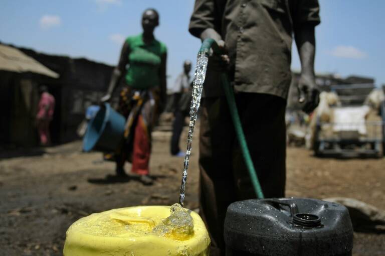 Kenia - economía - urbanismo - agua - pobreza - tecnología - salud