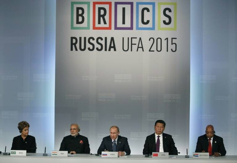 China - economía - Brics - bancos - desarrollo