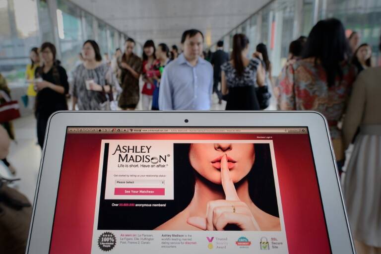 US - Canada - crime - adultery - informtica - AshleyMadison - IT - piratera - Internet