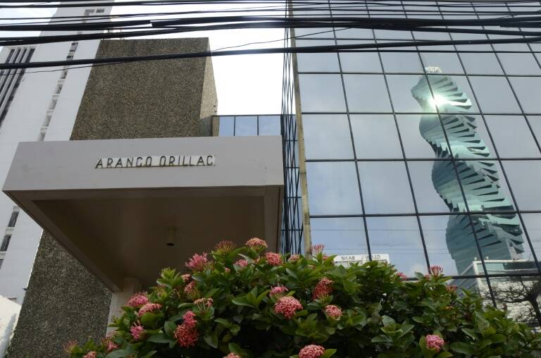 Panamá - gobierno - medios - impuestos - bancos - investigación