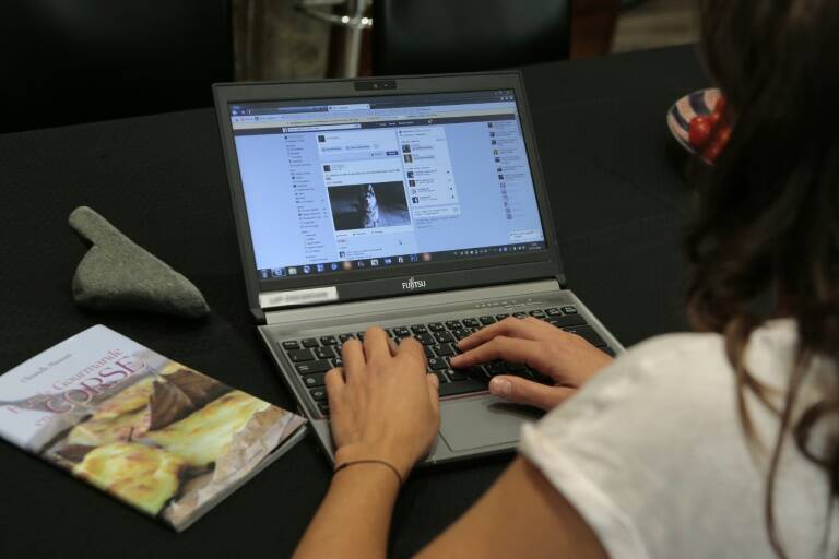 EEUU - informática - censura - Facebook - internet - medios