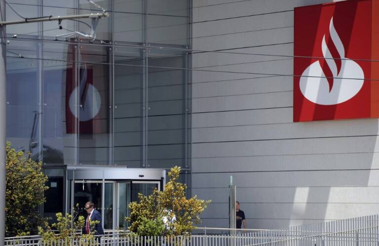 España - utilidades - bancos - banca