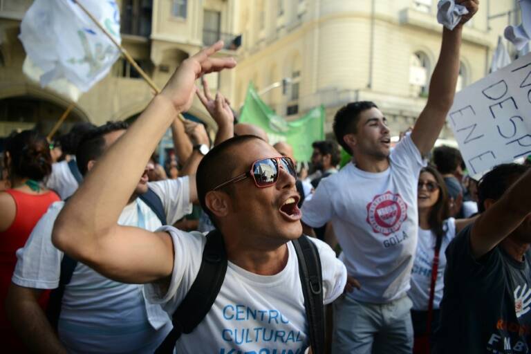 Argentina - empleo - policía - manifestaciones