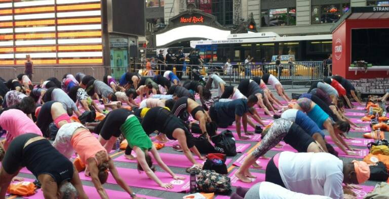 EEUU, yoga, insólito, salud