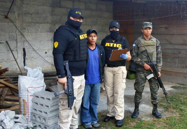 Honduras - policía - medioambiente - crimen - indígenas