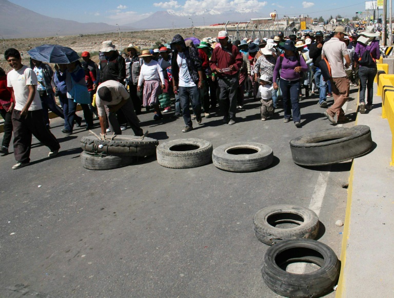 manifestaciones, minería, policía, Perú