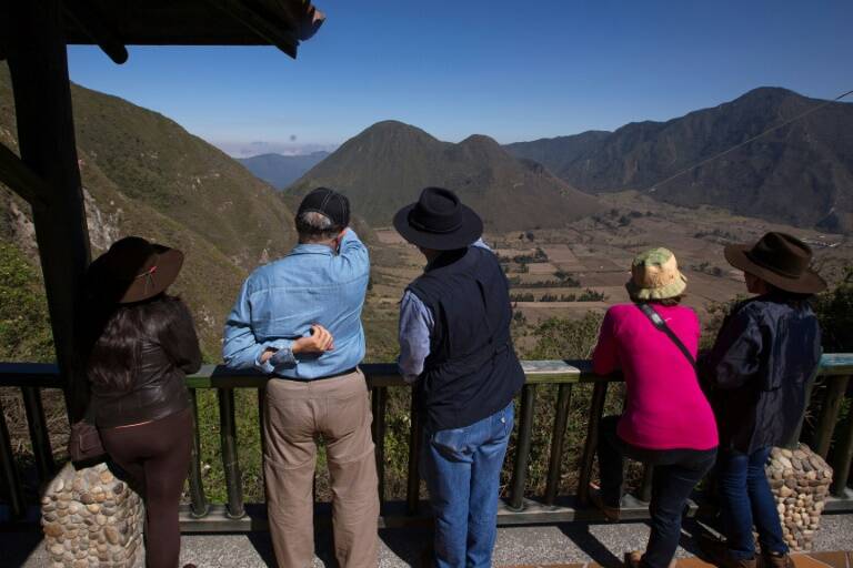 Ecuador - volcán - terremoto - emergencia