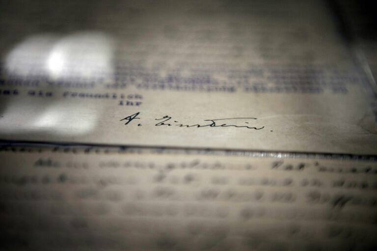 Israel - EEUU - Einstein - cultura - ciencia - remates