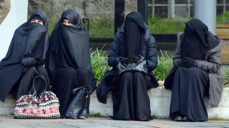 Francia,juegos,islam,sociedad,consumidores