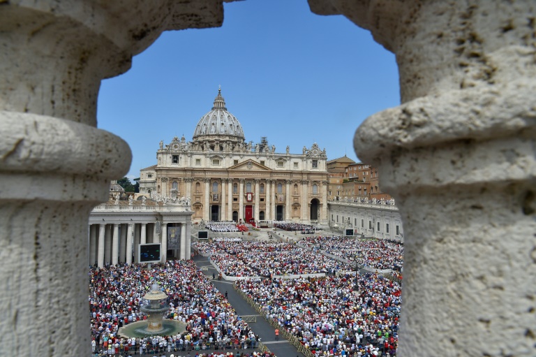 Vaticano - papa - religin - bancos