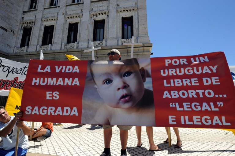Uruguay - sociedad - justicia - salud - aborto - mujeres - hombres