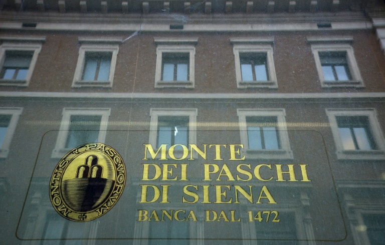 UE - Italia - poltica - bancos