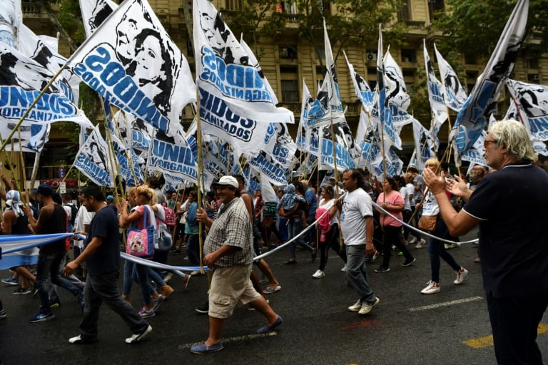 Argentina, gobierno, huelga, sindicatos, pobreza, desempleo, política, social, diplomacia, política, sindicatos, social, diplomacia, política, sindicatos, social, diplomacia