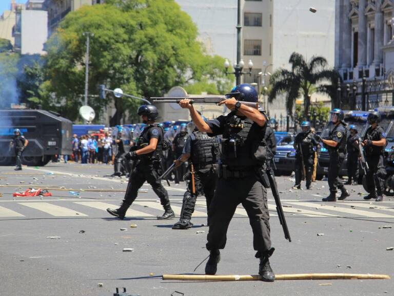 Argentina - política - parlamento - manifestaciones - jubilación
