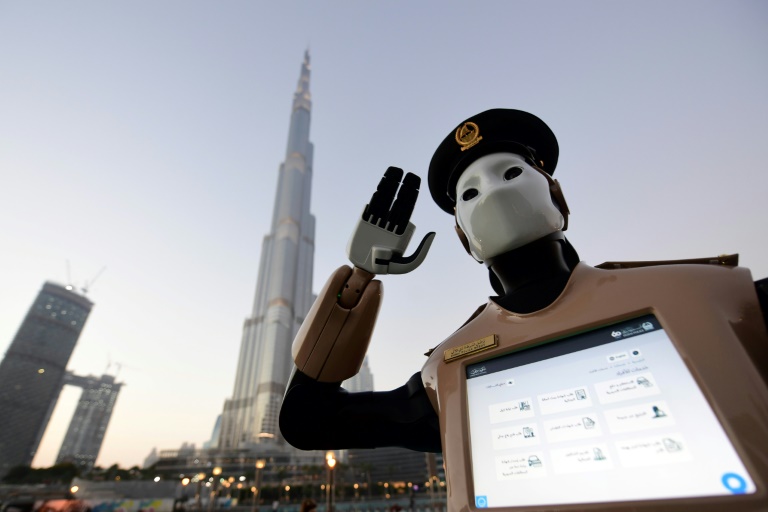 Emiratos,tecnologa,polica,ciencia