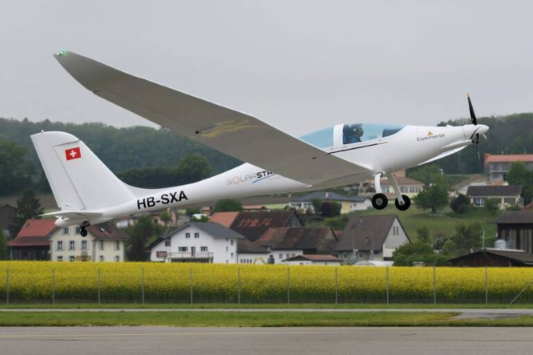 Suiza - aviacin - medioambiente - energa - solar