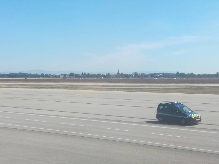 Francia,transporte,aviación,policía