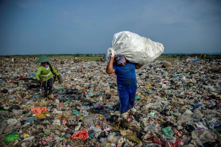 medioambiente, plásticos, petróleo, química
