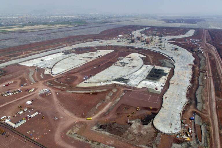México - política - construcción - aviación