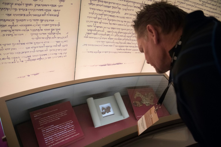 Lifestyle - US - museum - Bible - forgery
