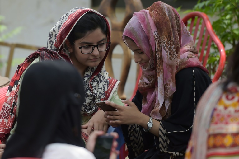 Pakistan - elections - youth - technology