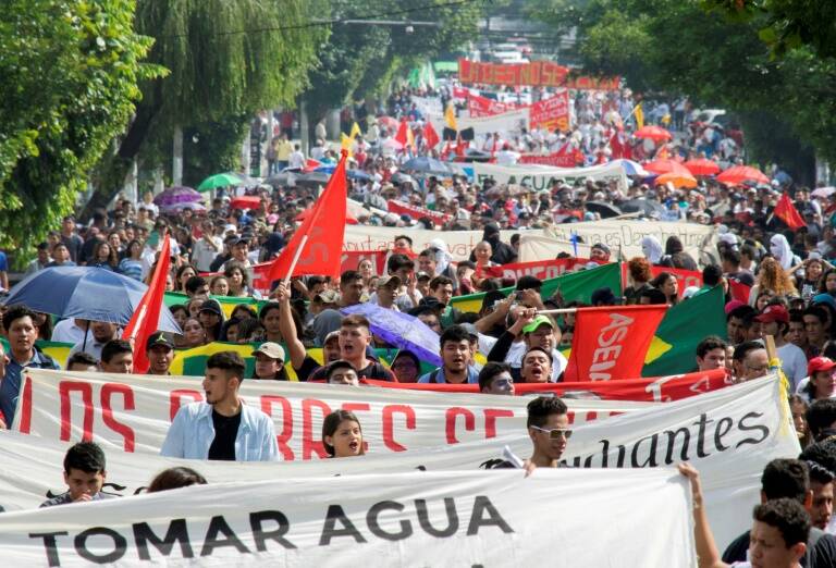 ElSalvador - manifestaciones - agua - estudiantes