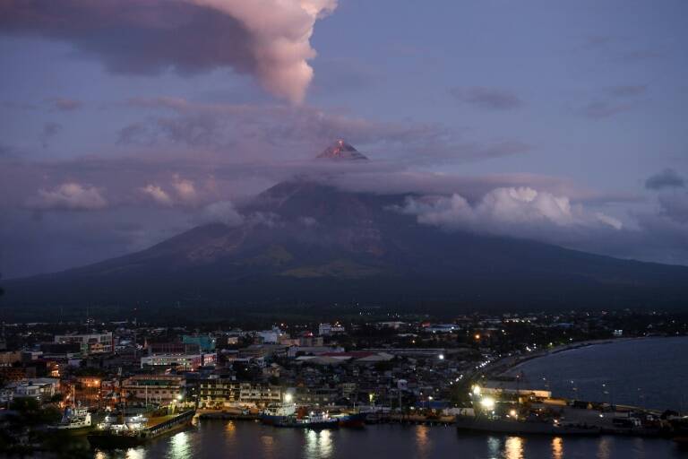 US - Asia - space - astronomy - supermoon - Philippines