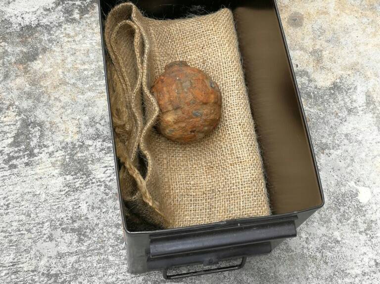 HongKong,France,WWI,grenade,offbeat