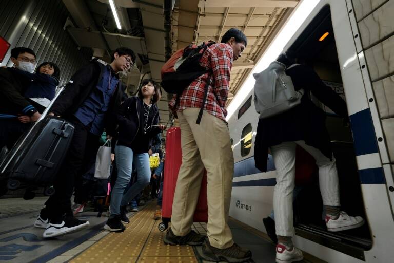 Japan - transport - slug - offbeat