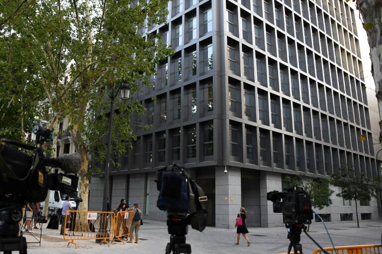 España - armas - corrupción - Arabia - Camerún - Angola - defensa - investigación