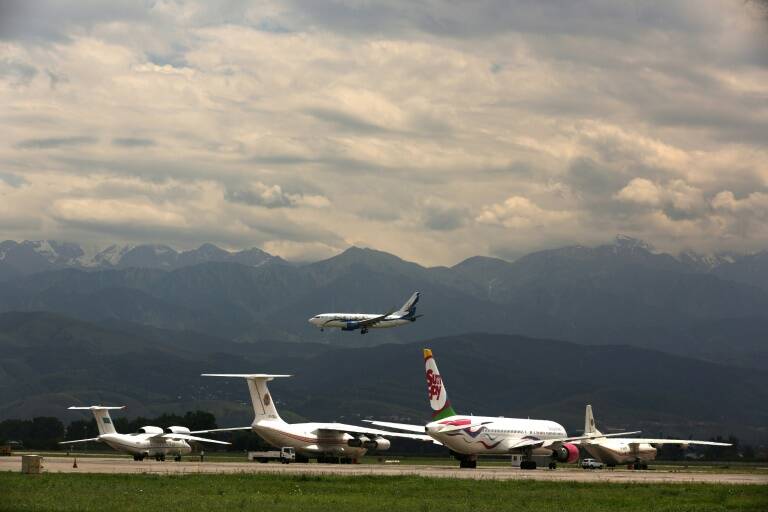 Kazajistán, EEUU, EAU, aeroespacial, comercio, aviación