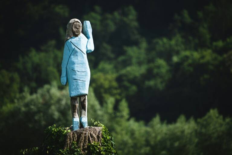 escultura - insólito - política - Slovenia - US - Trump