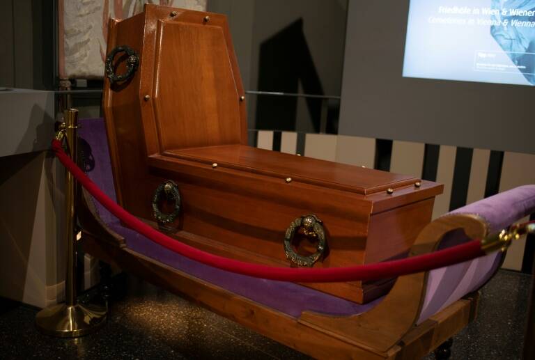 Autriche - société - mort - musée - pompes - funèbres - insolite