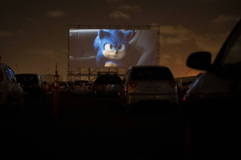 Uruguay - cine - ocio - aeropuerto