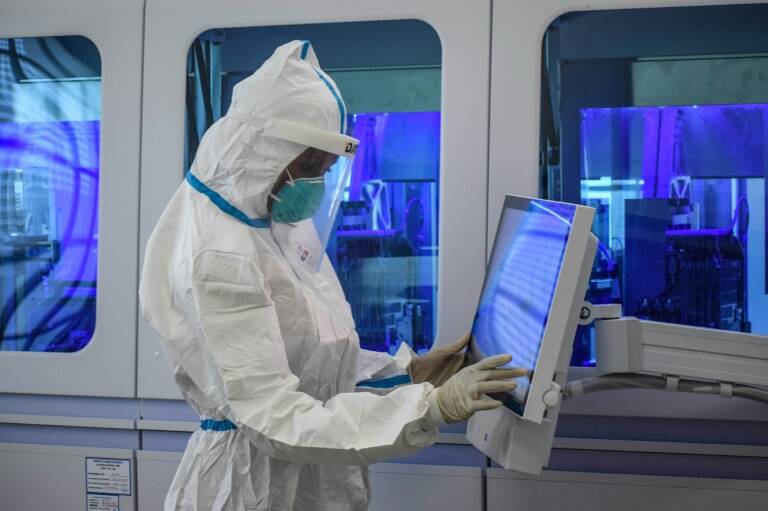 Francia - virus - salud - medicina - política - epidemia - medios