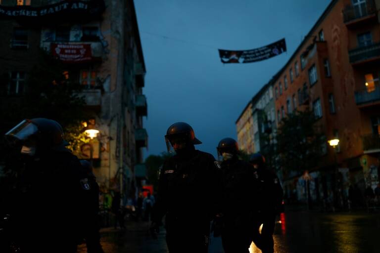 Alemania - 1ºMayo - sociedad - virus - salud - epidemia - pandemia - manifestaciones - partidos