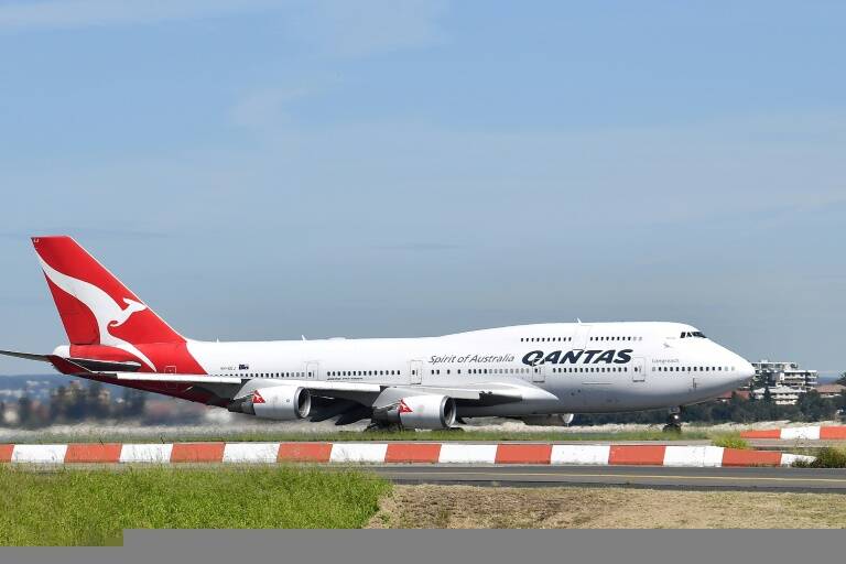 Australia - economy - aviation - virus - Qantas