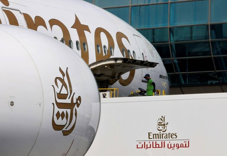 Emiratos - economía - turismo - aviación - epidemia - virus - salud