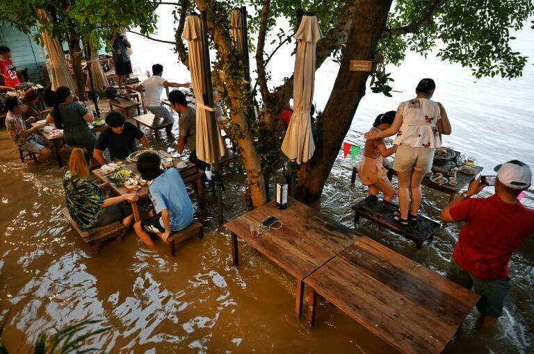 tempête - inondation - restaurant - Thaïlande