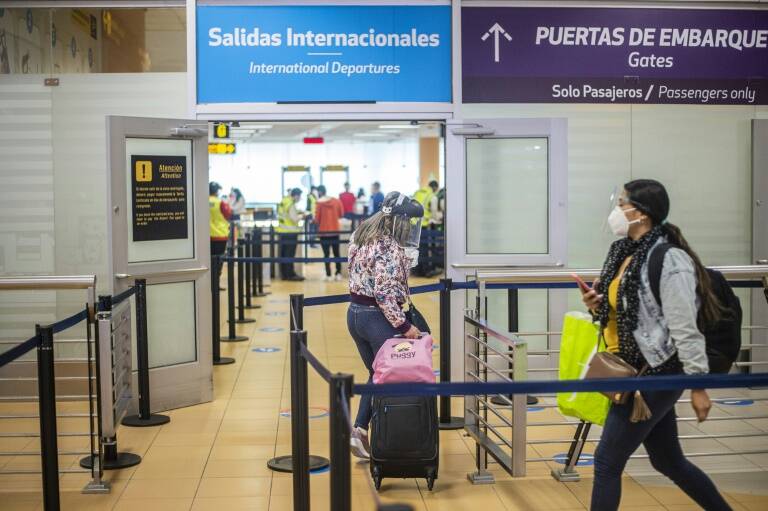 Brasil - Perú - pandemia - epidemia - salud - aviación - virus - GB - Sudáfrica