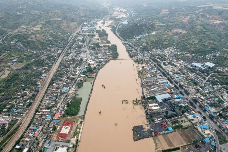 China - weather - flood - power