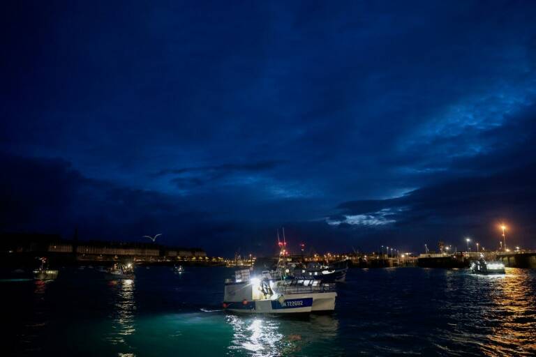 Francia,GB,pesca,diplomacia,comercio,transporte