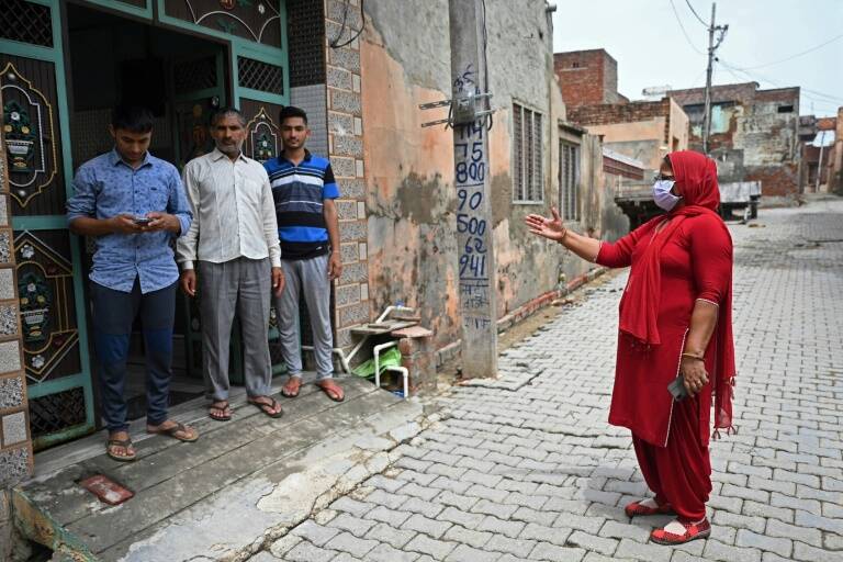 Health,virus,India,social,rural