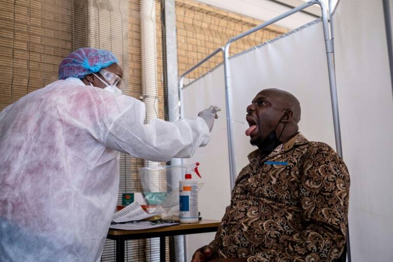AfSud - virus - santé - épidémie - vaccins - gouvernement - syndicats