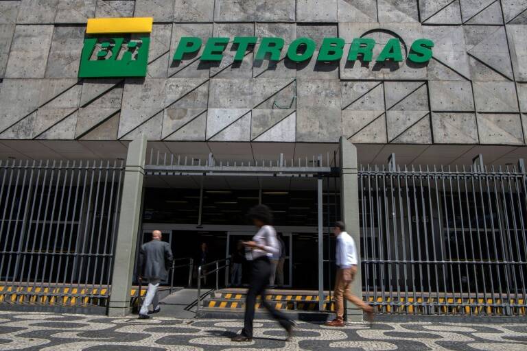 Francia - Brasil - comercio - petróleo - energía