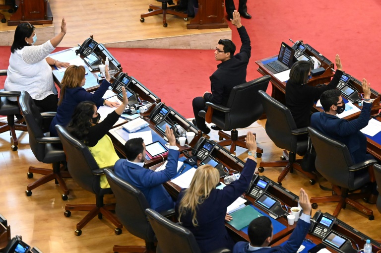 ElSalvador - pensin - parlamento