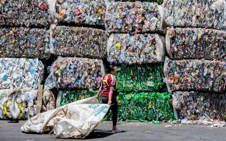 économie,industrie,plastiques,chimie,déchets,diplomatie