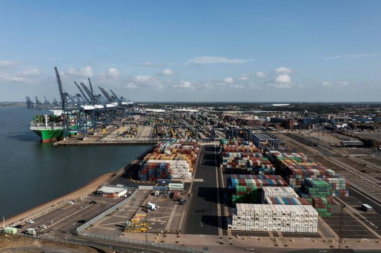 Britain - port - strike - inflation